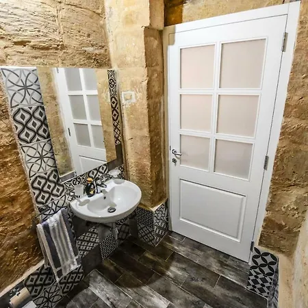 Semesterbostad Historic Townhouse In Center