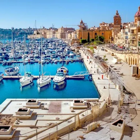Historic Townhouse In Center Holiday home Birgu