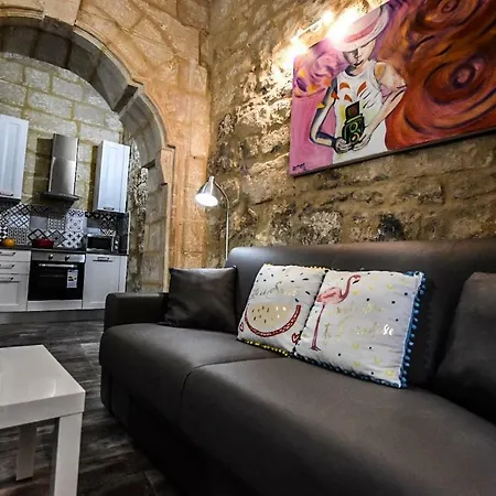 Historic Townhouse In Center Semesterbostad Birgu