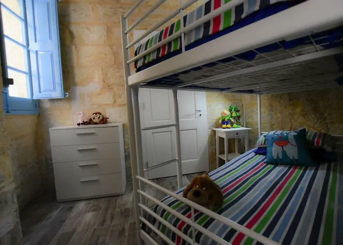 Historic Townhouse In Center Tatil Evi